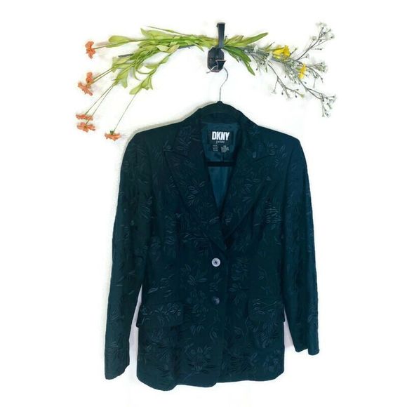 5 for $30 DKNY Floral Blazer Black Petites Size 4 P4 EUC - Picture 1 of 5